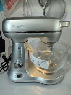 BREVILLE BAKERY BOSS STAND MIXER with complete accessories.