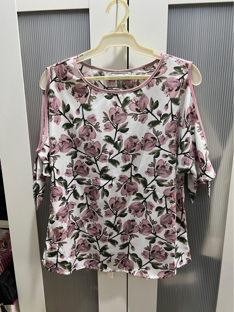 CALYPSO Floral Blouse, Women's Fashion, Tops, Blouses on Carousell