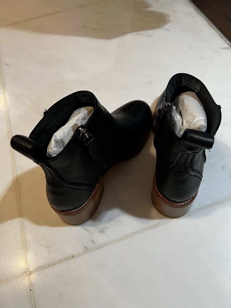 clarks black leather ankle boots