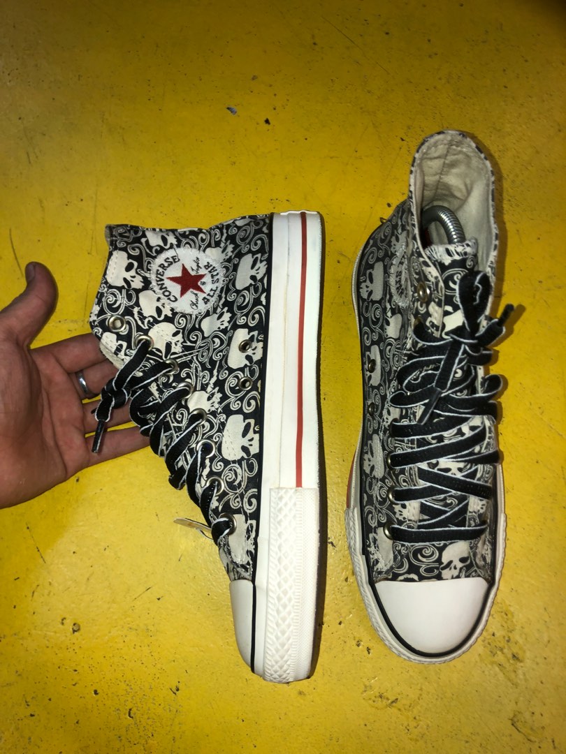 Converse discount skull sneakers