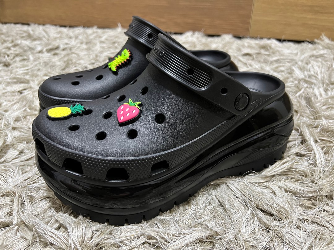 Crocs Classic Mega Crush Clogs (Black with Jibbitz), Women's Fashion,  Footwear, Sandals on Carousell