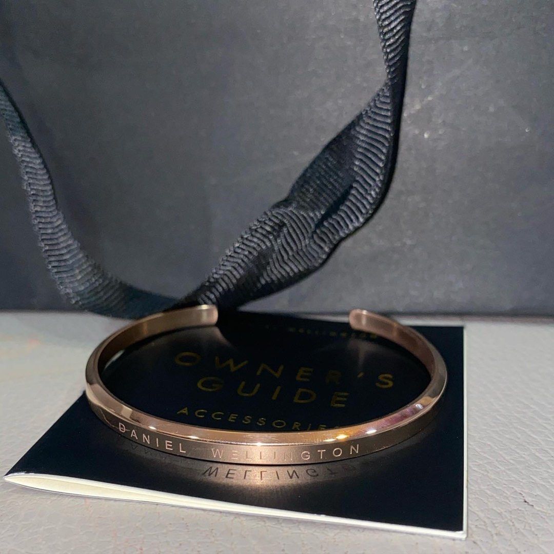 Daniel wellington top rose gold bangle