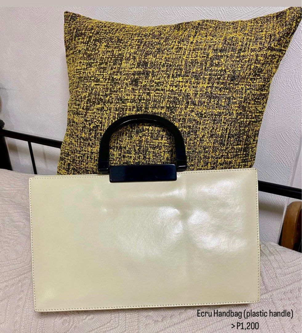 Ecru handbag (Category: Purses & Pouches) located in Binan City. Submitted by de.clutterbyM (Listing ID 1224790014, Image 2). Description: Decluttering Preloved (personal) bags from Japan. Kindly check each photo for price and details Location: Biñan, Laguna MOP: Gcash or Bank transfer MOD: Shopee checkout for shipping only (additional P10) 📌Reservations are for sure buyers only 📌NO TO JOY MINERS - Once you commented MINE, it's considered SOLD.