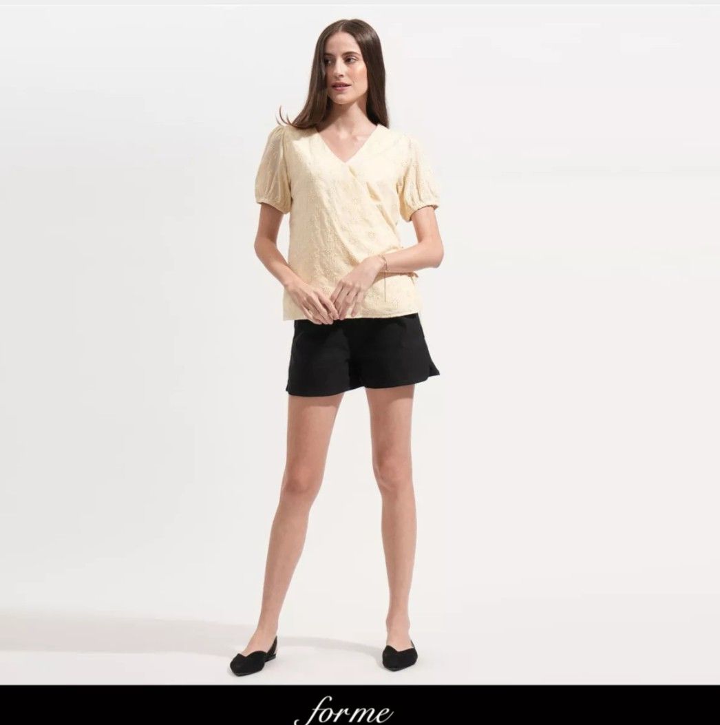 Forme blouse (Category: Blouses) located in Taguig. Submitted by hghonraid (Listing ID 1224812799, Image 2). Description: 1200+ po ito and brandnew. ung butones nasira nung diniliver i dont know why. pwede nmng palitan. you can ask me for actual pictures.