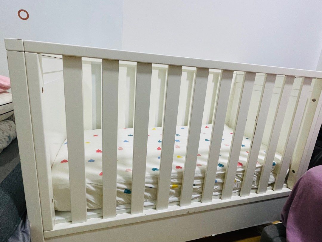 Free baby cot, Babies & Kids, Baby Nursery & Kids Furniture, Cots ...