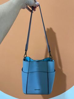 (Kategori: ) berada di . Dikirim oleh preloved_things00 (ID iklan 1224892534, Gambar 1). Deskripsi: .