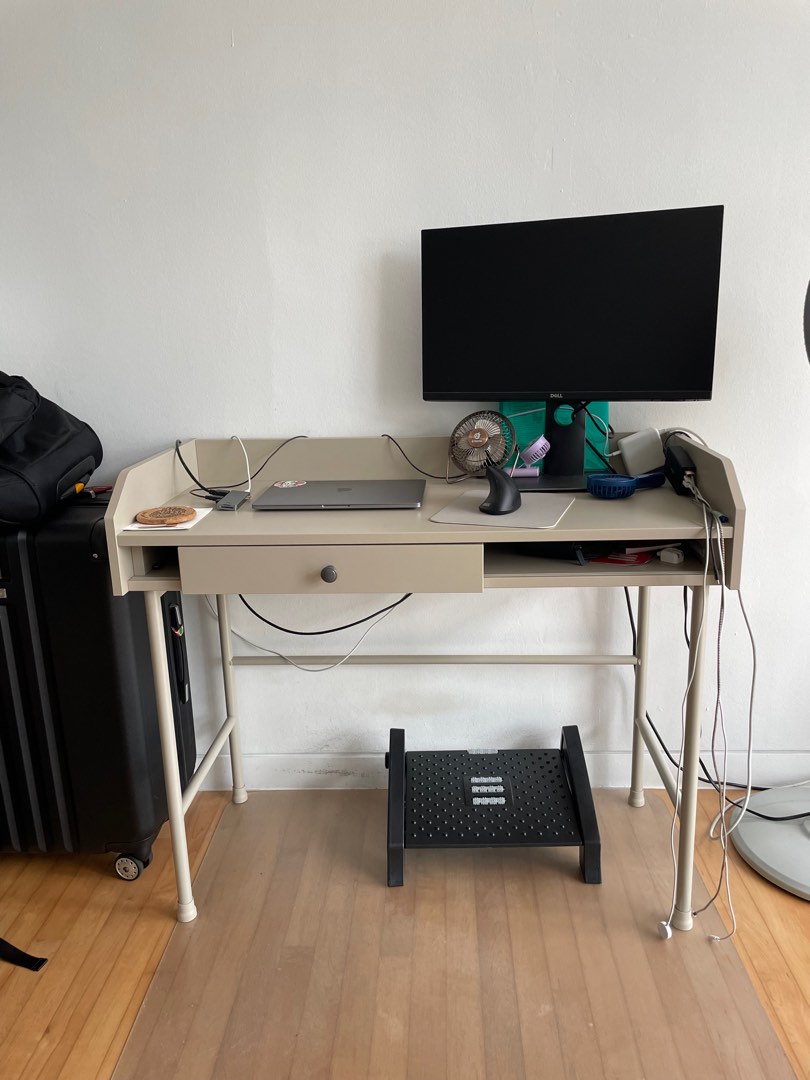 Ikea hauga desk top