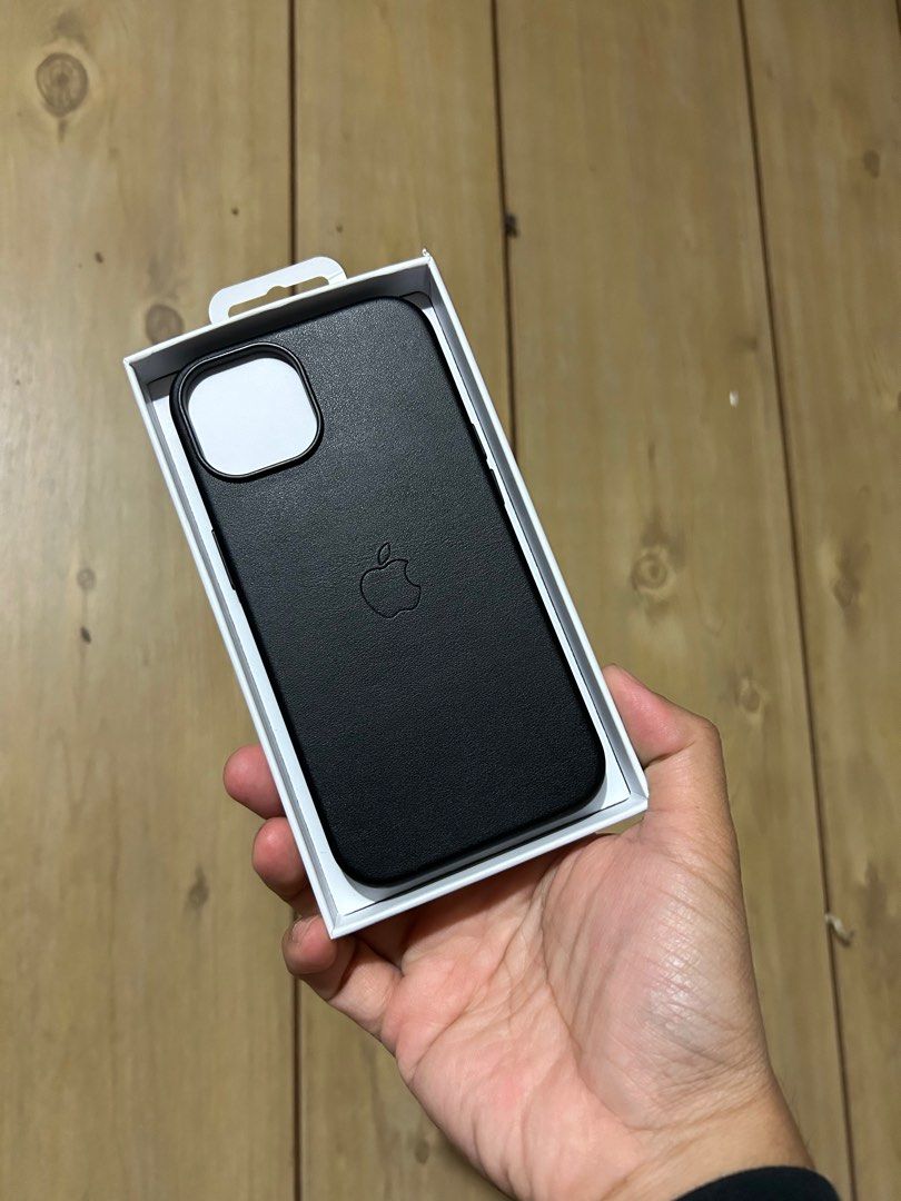 iPhone14 Leather Case Midnight (Category: Cases & Sleeves) located in Quezon City. Submitted by Gaby_Marcy (Listing ID 1224858186, Image 2). Description: iPhone 14 leather case color: midnight used lightly .