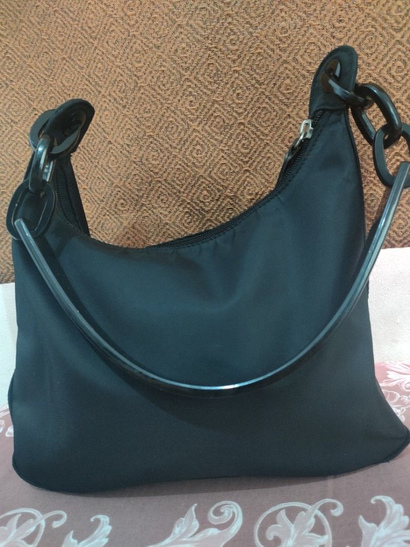 Kili kili bag (Category: Luxury Bags & Wallets) located in General Trias. Submitted by kitikids1125 (Listing ID 1224763678, Image 1). Description: .