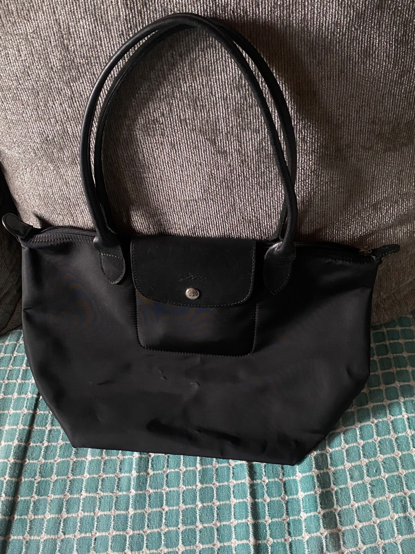 Longchamp full black long handle le pliage small on Carousell