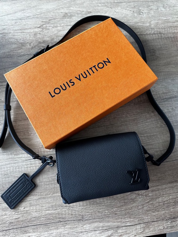 Welcome to  Louis Vuitton Fastline Wearable Wallet M82085  orange,Save up to 69% off fashion bags,shoes,hiqhest quality,no tax,buy now!
