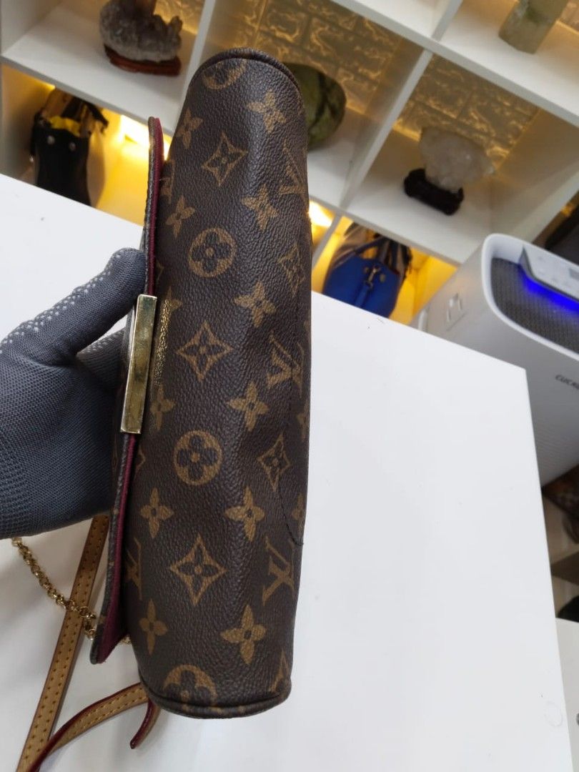 Louis Vuitton Monogram Favorite 2way Crossbody Flap Bag