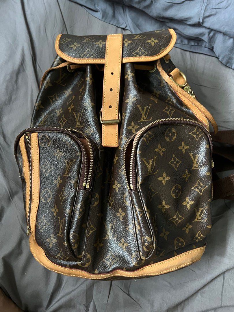 Review: Louis Vuitton Montsouris PM Backpack  What It Looks Like + What  Fits Inside + Try On 