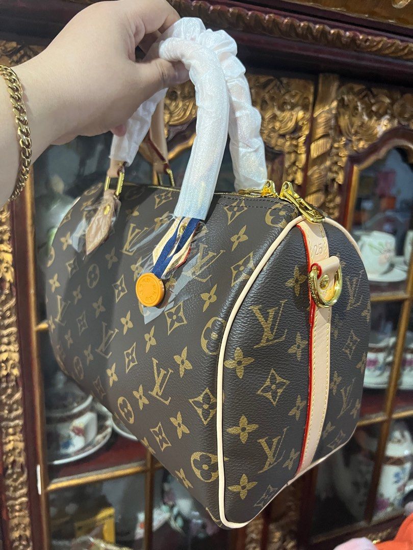 Tas Wanita Original Louis Vuitton Speedy 35 Second Preloved Authentic  Bekas, Barang Mewah, Tas & Dompet di Carousell