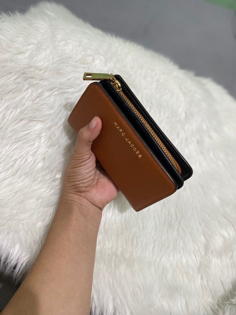 MARC JACOBS Plain Leather Folding Wallet Logo Folding Wallets