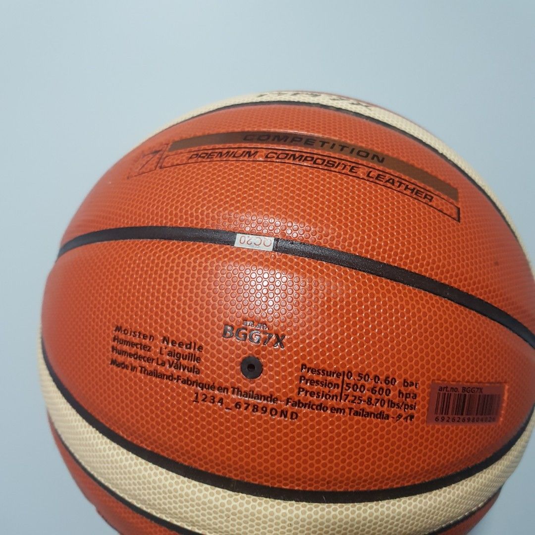 Molten Basketball (Category: Racket and Ball Sports) located in Muntinlupa City. Submitted by kuyaj37887473 (Listing ID 1224278737, Image 3). Description: new.