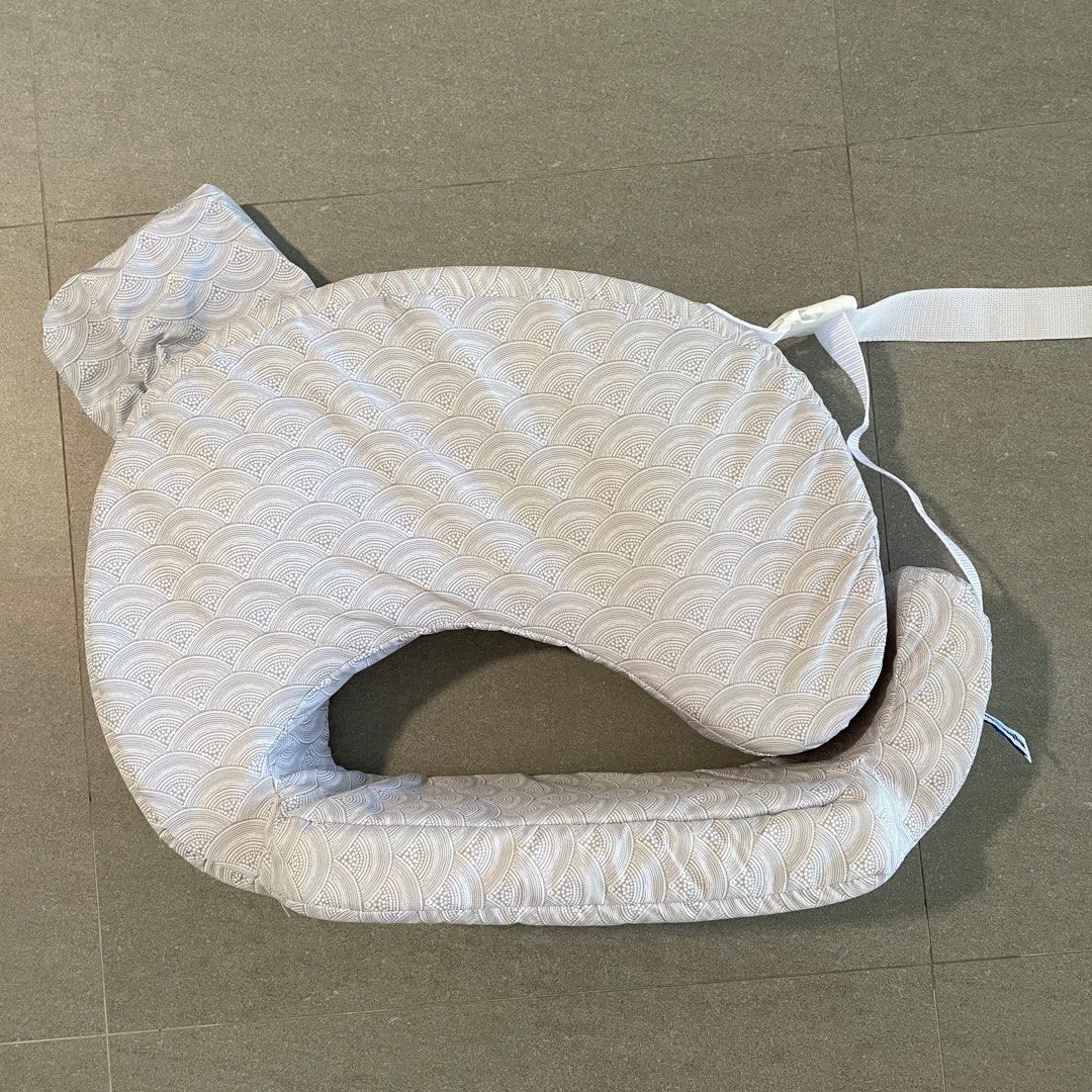 My Brest Friend breastfeeding pillow, Babies & Kids, Nursing & Feeding