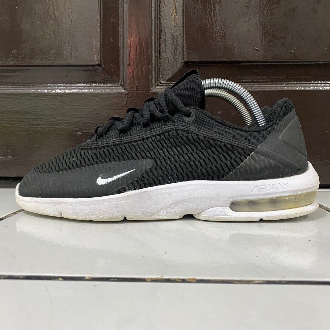nike advantage