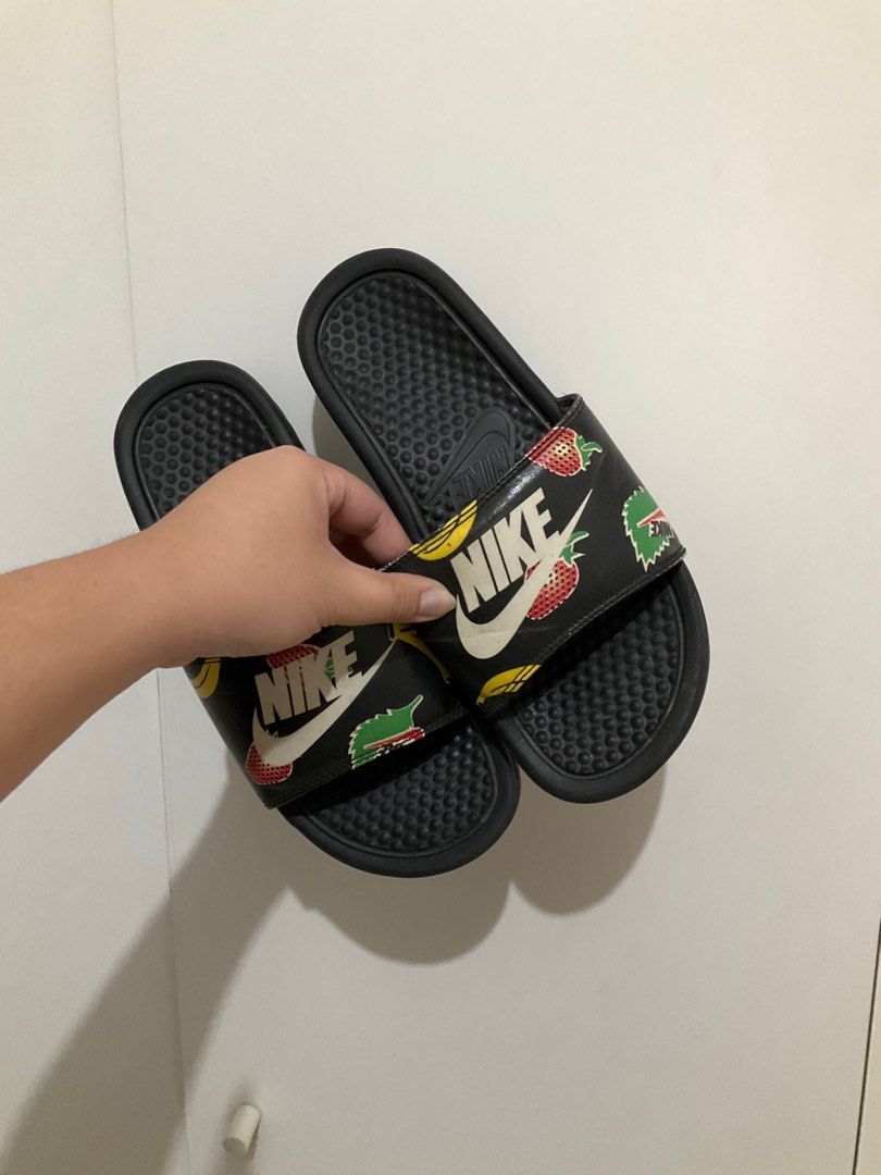 Nike benassi discount slides size 6