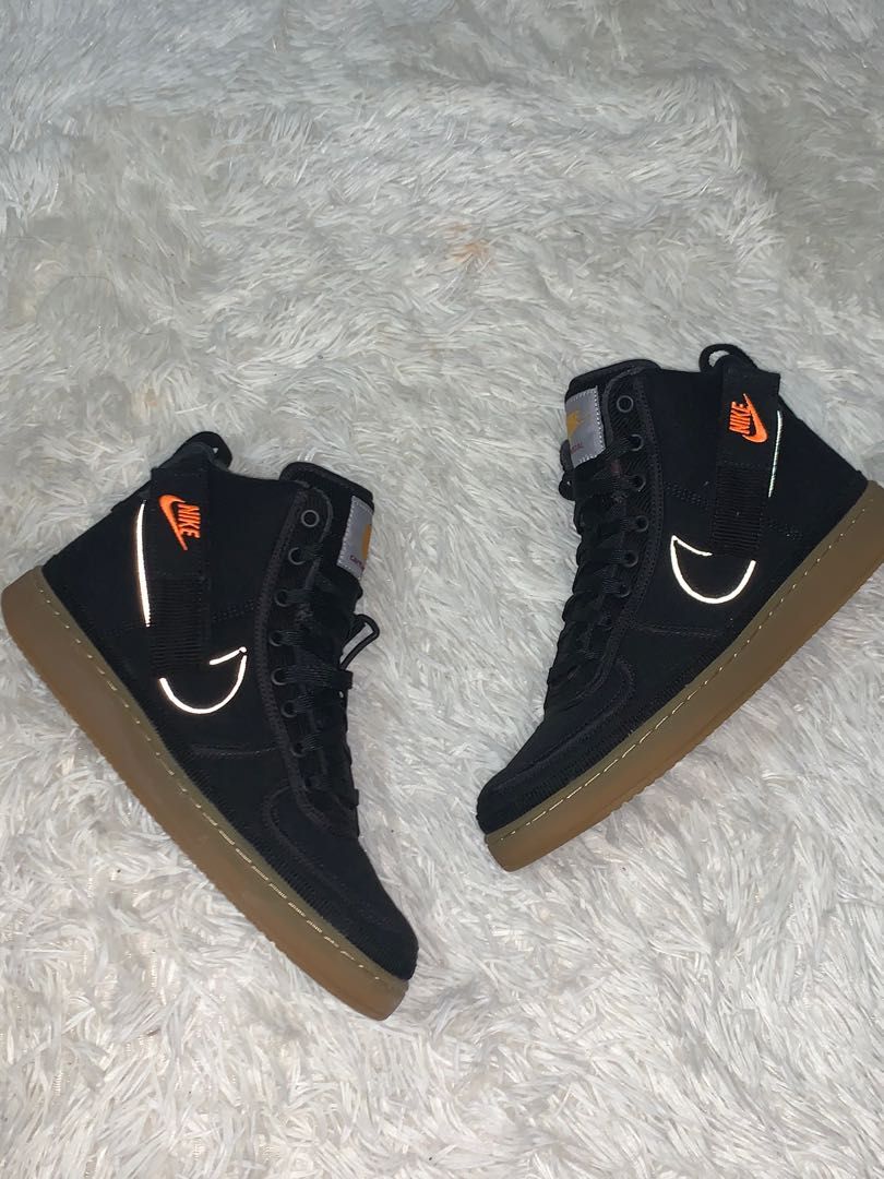 Carhartt hotsell nike vandal