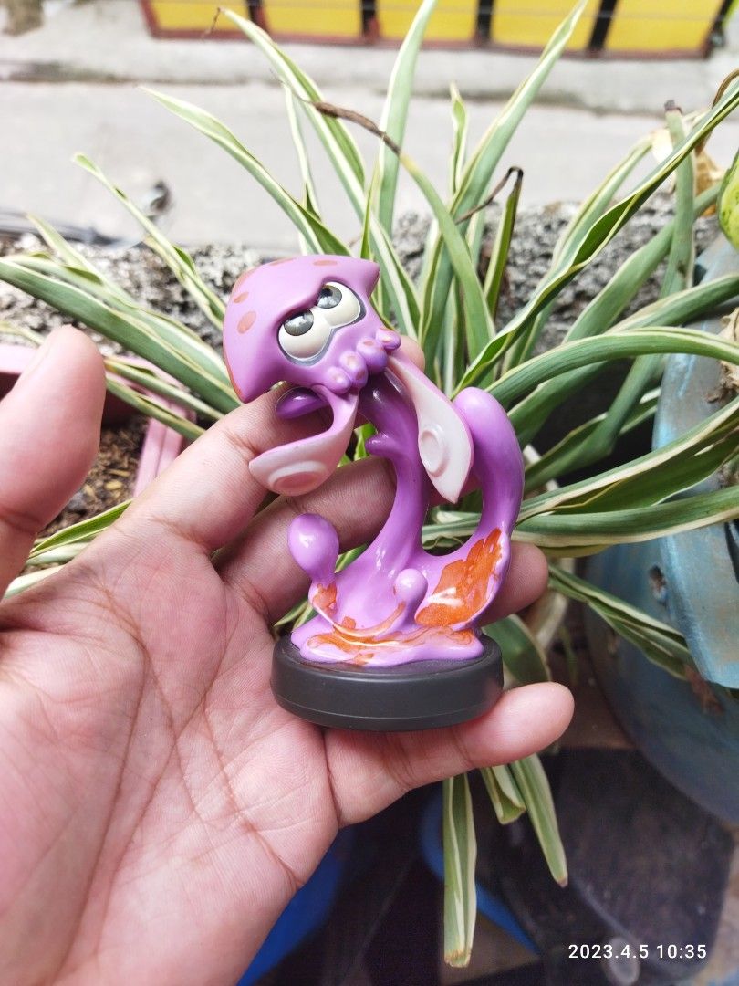 Nintendo Amiino Splatoon squid octopus (Category: Nintendo) located in Quezon City. Submitted by Twindowsshop (Listing ID 1224738211, Image 1). Description: Nintendo Amiino Splatoon squid octopus as is condition what you see is what you get payment first basis Gcash MOP JNT LBC GRAB SF SHOULDER BY BUYER.