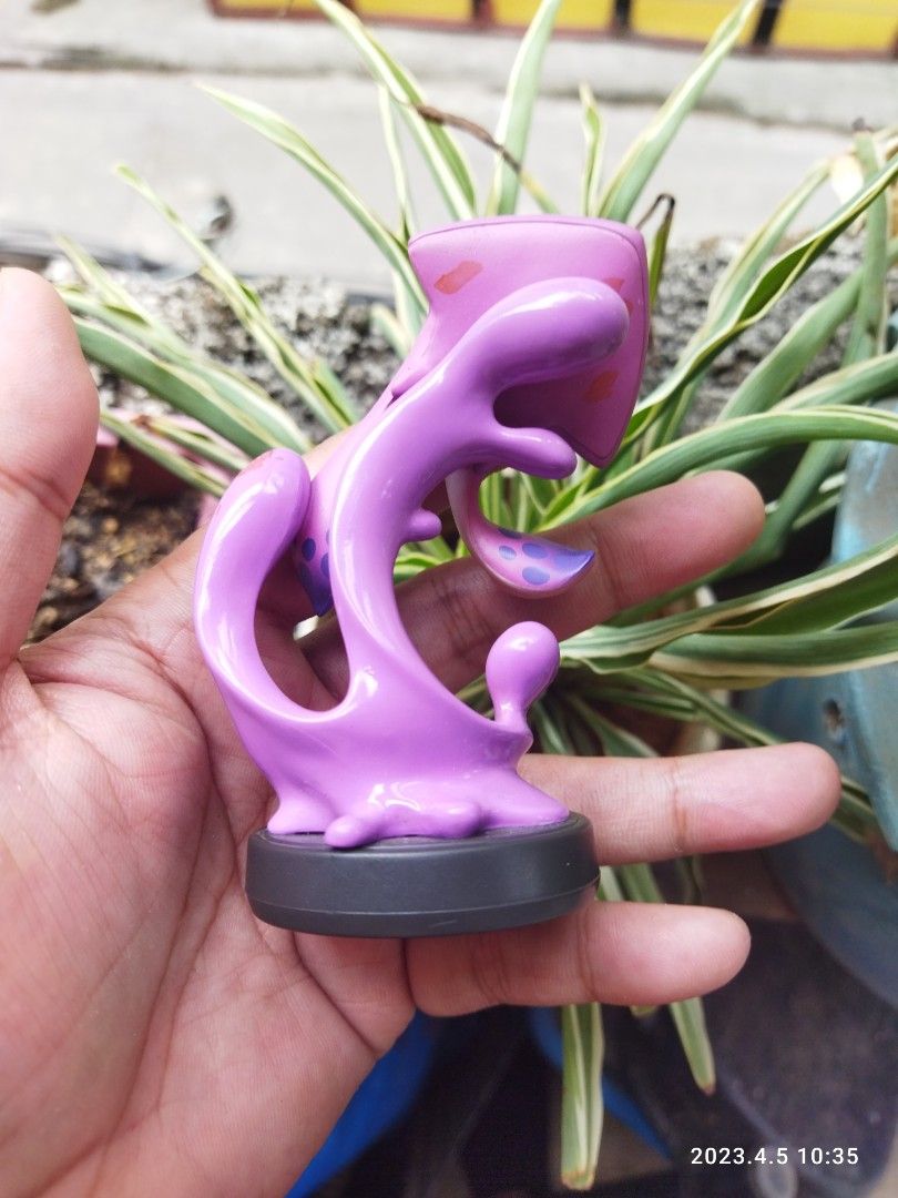 Nintendo Amiino Splatoon squid octopus (Category: Nintendo) located in Quezon City. Submitted by Twindowsshop (Listing ID 1224738211, Image 2). Description: Nintendo Amiino Splatoon squid octopus as is condition what you see is what you get payment first basis Gcash MOP JNT LBC GRAB SF SHOULDER BY BUYER.