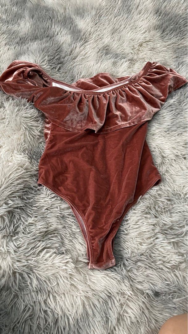 Onepiece velvet swimsuit (Category: Bikinis & Swimsuits) located in Pasig City. Submitted by aiyee18 (Listing ID 1224737446, Image 2). Description: Small on tag but can fit to Medium-Large Super nice when worn.