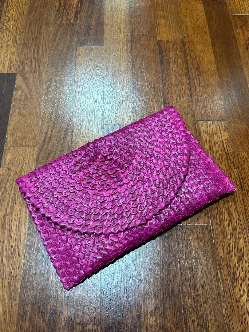 Purple Straw Clutch, Women's Fashion, Bags & Wallets, Clutches on Carousell