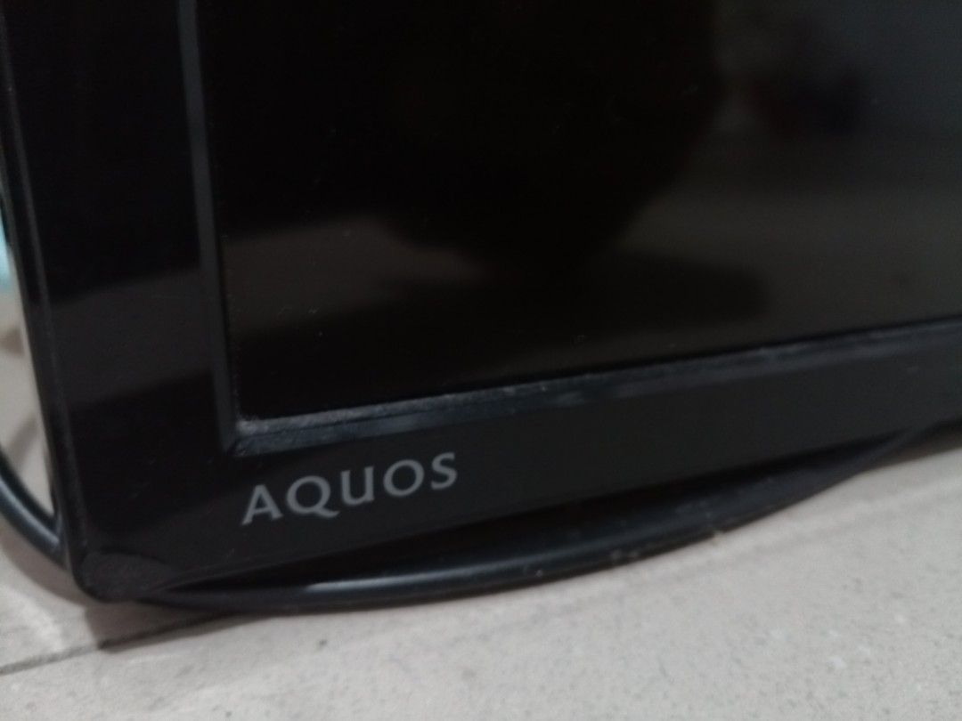 Sharp aquos 32 inch, TV & Home Appliances, TV & Entertainment, TV on ...