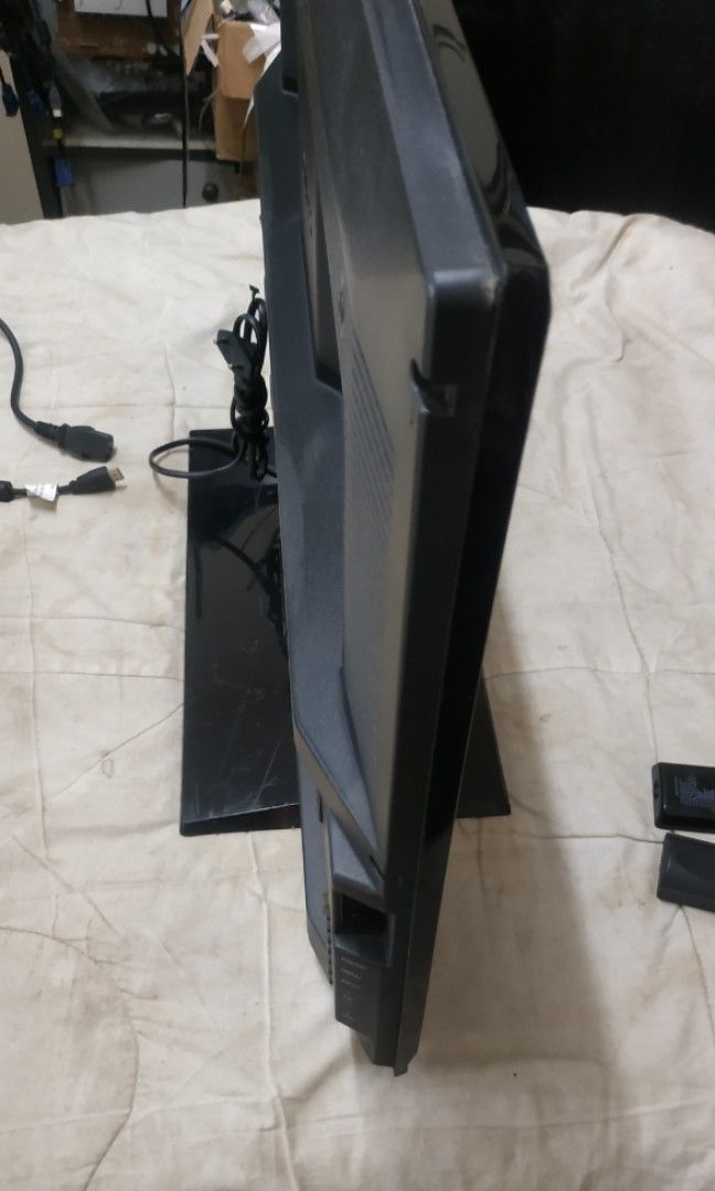 Sharp lcd backlight tv 32 inches, TV & Home Appliances, TV