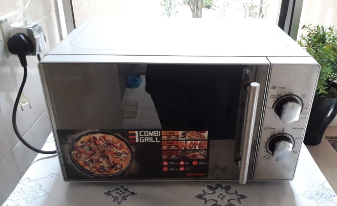 SHARP MICROWAVE OVEN with Grill R613CST 20L, TV & Home Appliances, Kitchen Appliances, Ovens