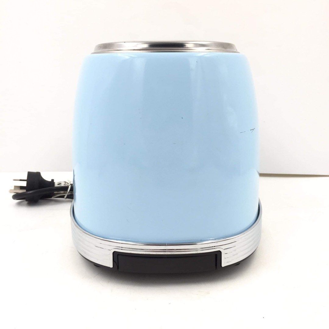 SMITH + NOBEL 2-Slice Blue Retro Toaster (Category: Ovens & Toasters) located in Pasay City. Submitted by meostore (Listing ID 1224756509, Image 3). Description: Description: -Power Rating: 220-240V / 50-60Hz / Wattage: 850 Watts -Model: HTA-700BU -Material: Stainless steel -Features: 2 Slice capacity + 6 variable toasting levels -Equipped with cancel, defrost and reheat settings -Removable crumb tray & designated cord storage (Double anti-jam) -
