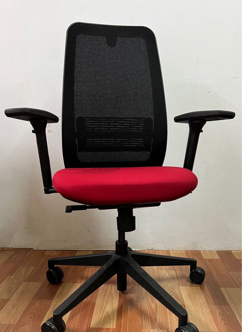 Steelcase Ergonomic Personality Chair, Furniture & Home Living