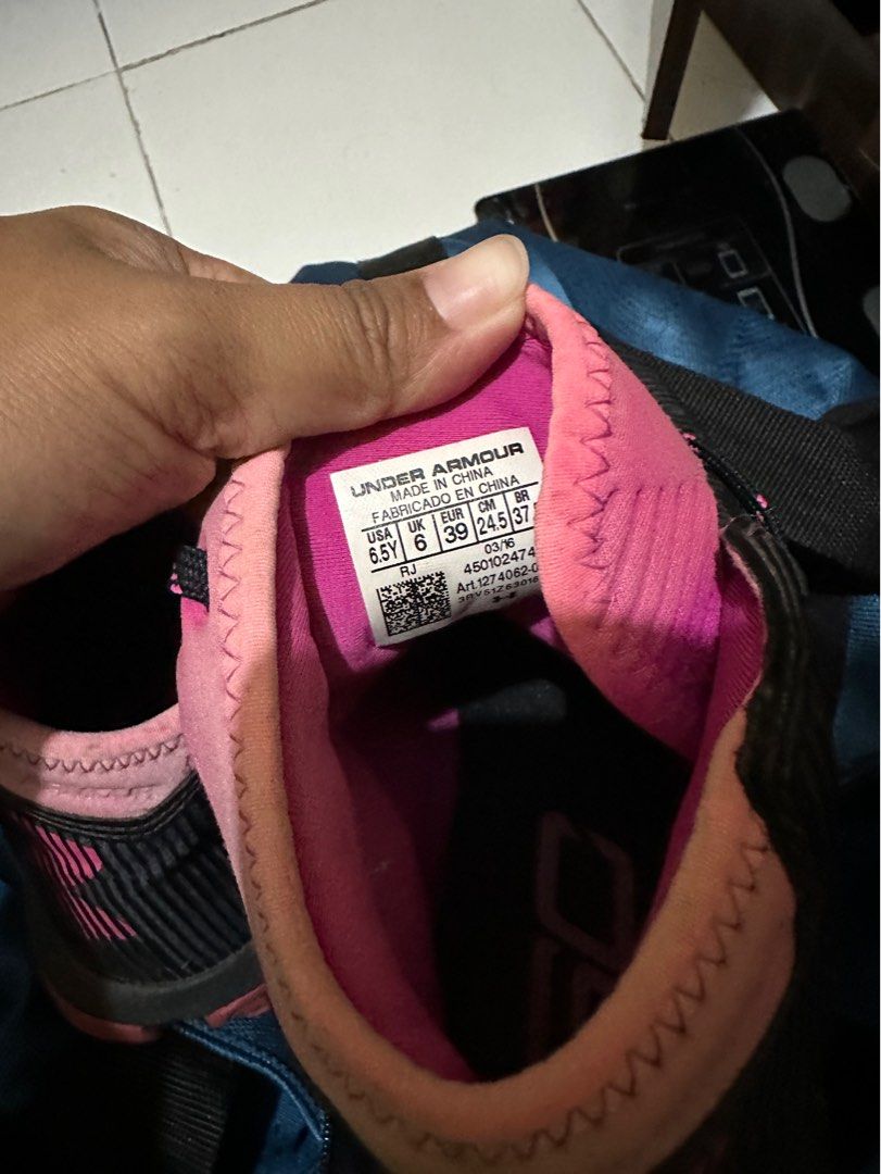 stephen curry pink basketball shoes