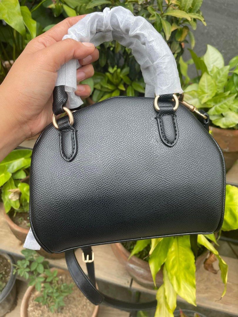 Sydney Satchel (Category: Luxury Bags & Wallets) located in Rizal. Submitted by onlinedepotwholesale2nd (Listing ID 1224743047, Image 3). Description: Sydney Satchel size: 8”L x 5”W x 6”H 2400.
