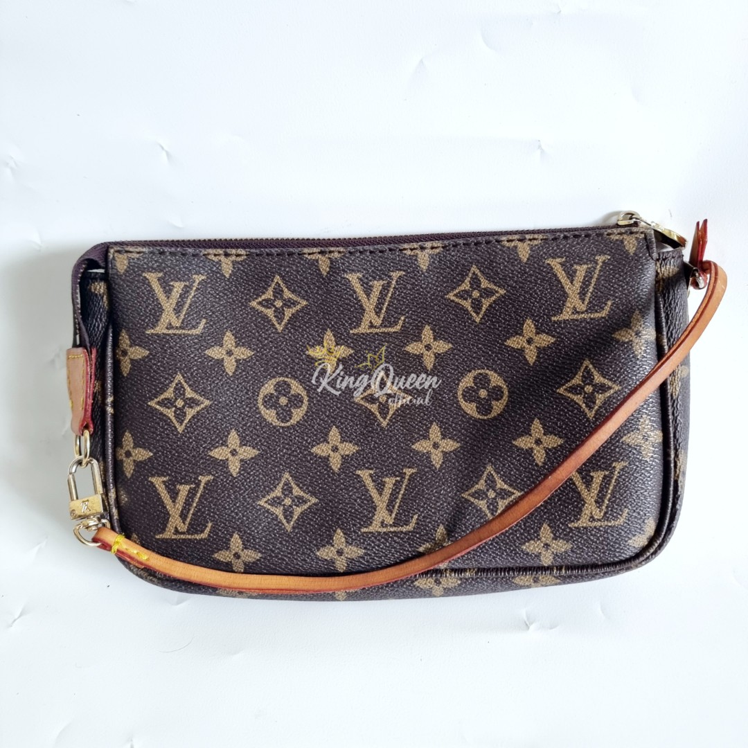 lv graffiti pochette, Barang Mewah, Tas & Dompet di Carousell