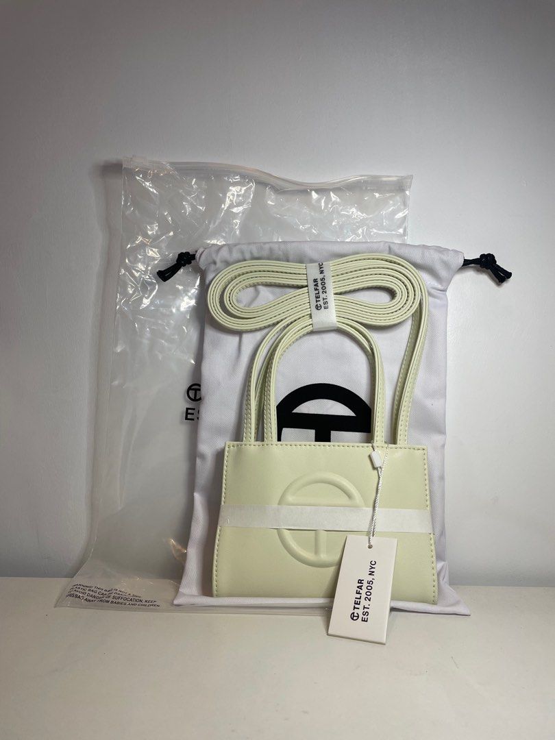 Telfar Small Shopping Bag (Glue) (Category: Luxury Bags & Wallets) located in Manila. Submitted by jaysonmarcuzwee (Listing ID 1224900695, Image 1). Description: Telfar Small Glue Shopping Bag -100% authentic - Brand new (with dust bag and zip) -ordered directly from @telfarglobal website - price includes taxes and international shipping fee (US to PH) Limited pieces on hand! 📍boot.age is not affiliated with any of the brands mentioned. All copy