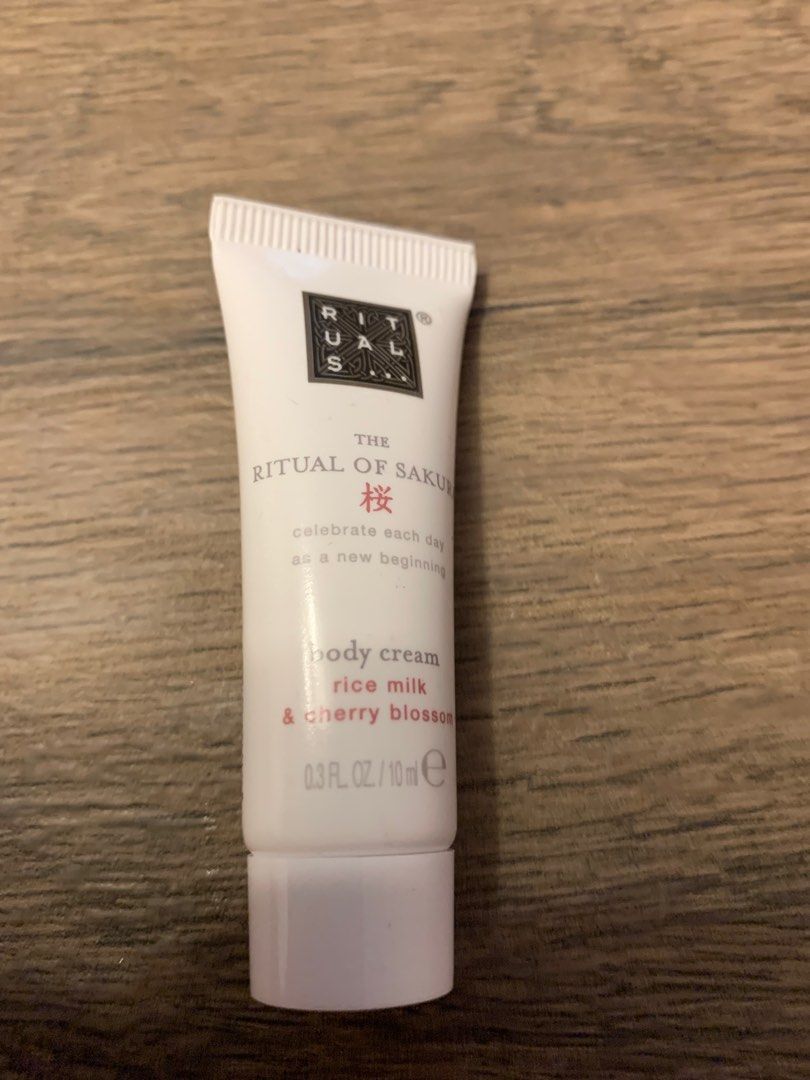 The ritual of Sakura body cream (rice milk & cherry blossom), 美容＆化妝品