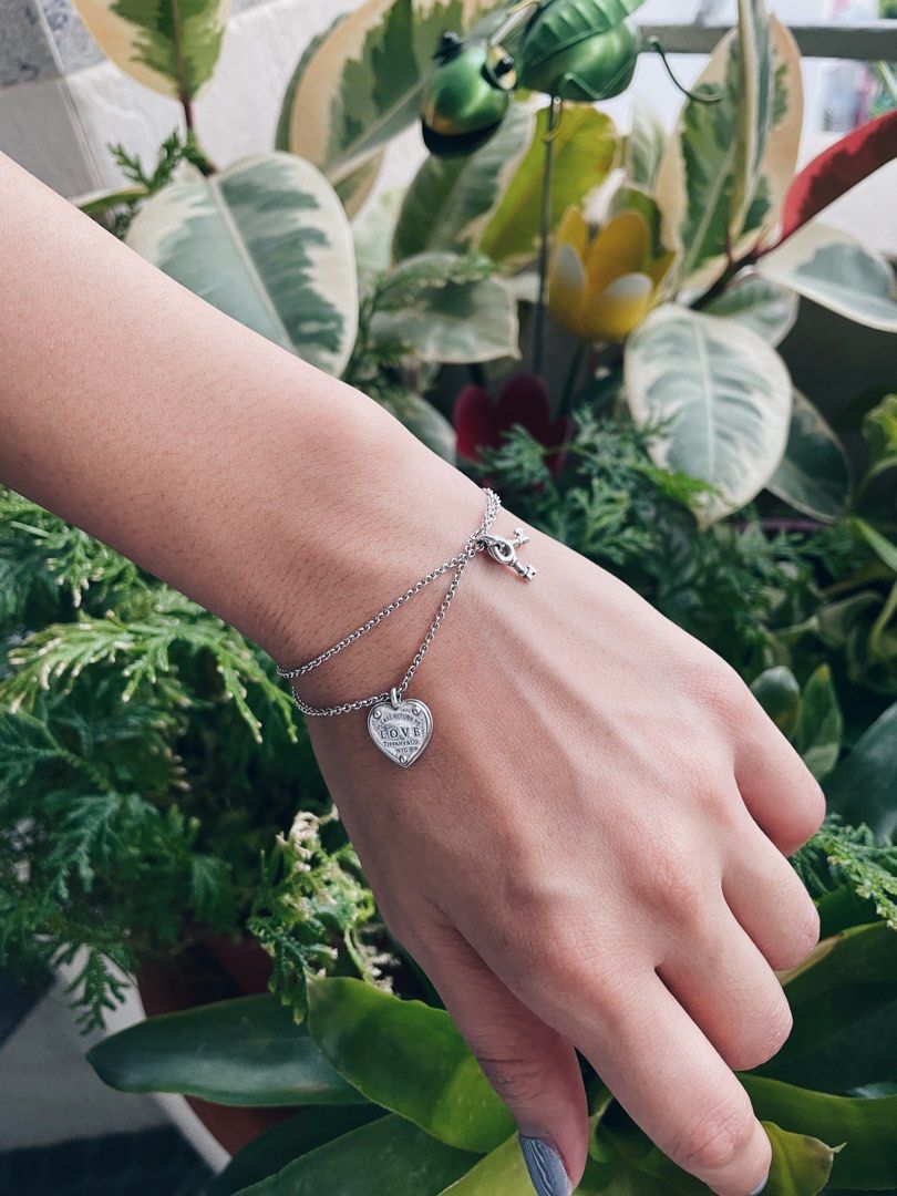 Tiffany Co Return to Tiffany Love Heart Tag Key Bracelet