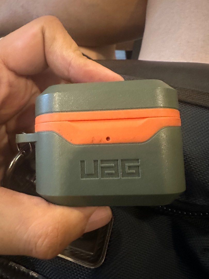 Uag apple airpods pro case (Category: Headphones & Headsets) located in Manila. Submitted by kenchenfukang (Listing ID 1224760286, Image 1). Description: For sale Airpods pro uag case original With original box See pics may scrtch lng sya Overall no issue.