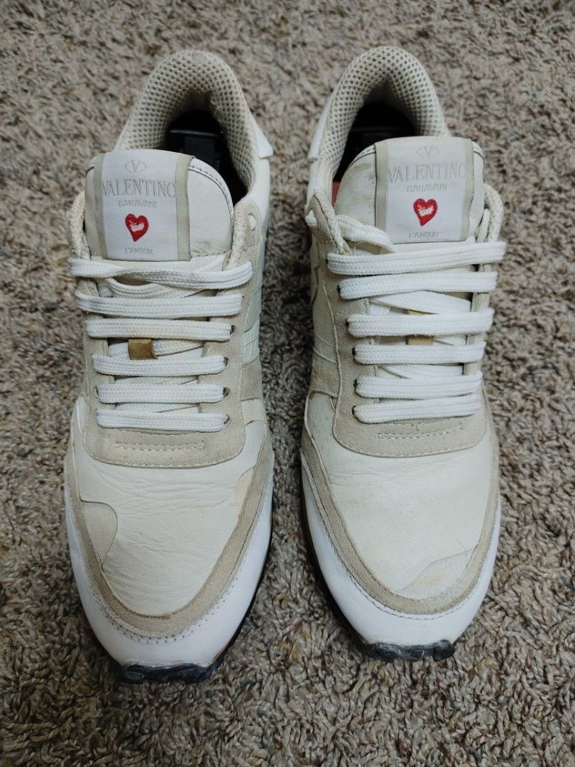 Valentino Sneakers (Category: Sneakers) located in Valenzuela. Submitted by _myperfectstuff (Listing ID 1224829564, Image 1). Description: PM me for more details.