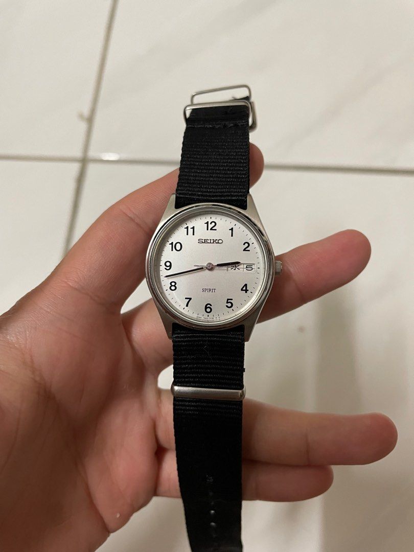 Seiko spirit top quartz