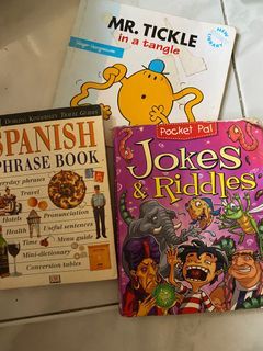 3pcs Spanish phrase book and jokes and riddles 
