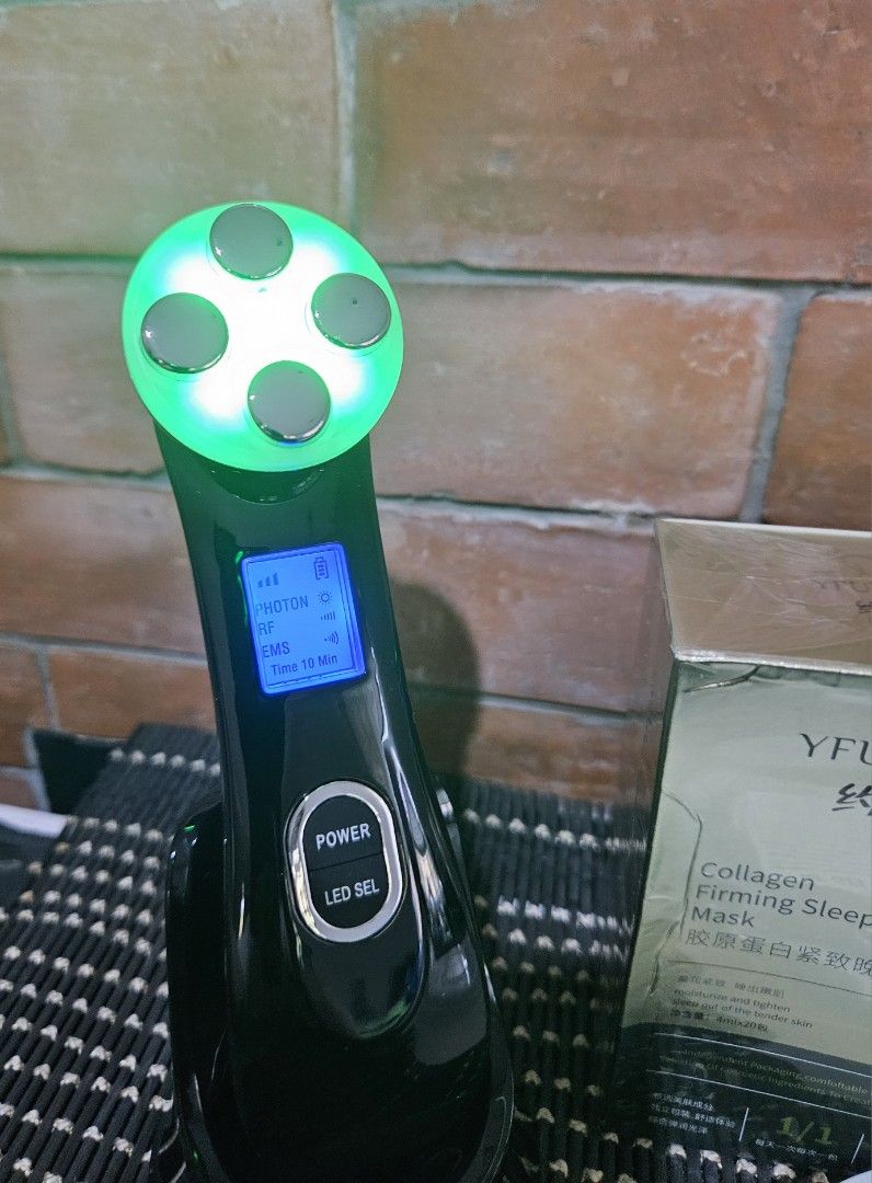 5 in 1 RF Device Black Series Limited Edition (Category: Face Care) located in Rizal. Submitted by cherry_garcia (Listing ID 1225013935, Image 3). Description: Almost New Used only to try with Freebies Mode of Payment : G-Cash/Paymaya Mode of Delivery : Lalamove/Grab/LBC Location : Filinvest East Marcos Highway Cainta, Rizal.