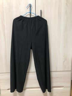 #23吃土季 快速出貨 出清代售 近全新 黑色 夏天 彈性 舒適 伸縮 百搭 修身  薄 寬褲 