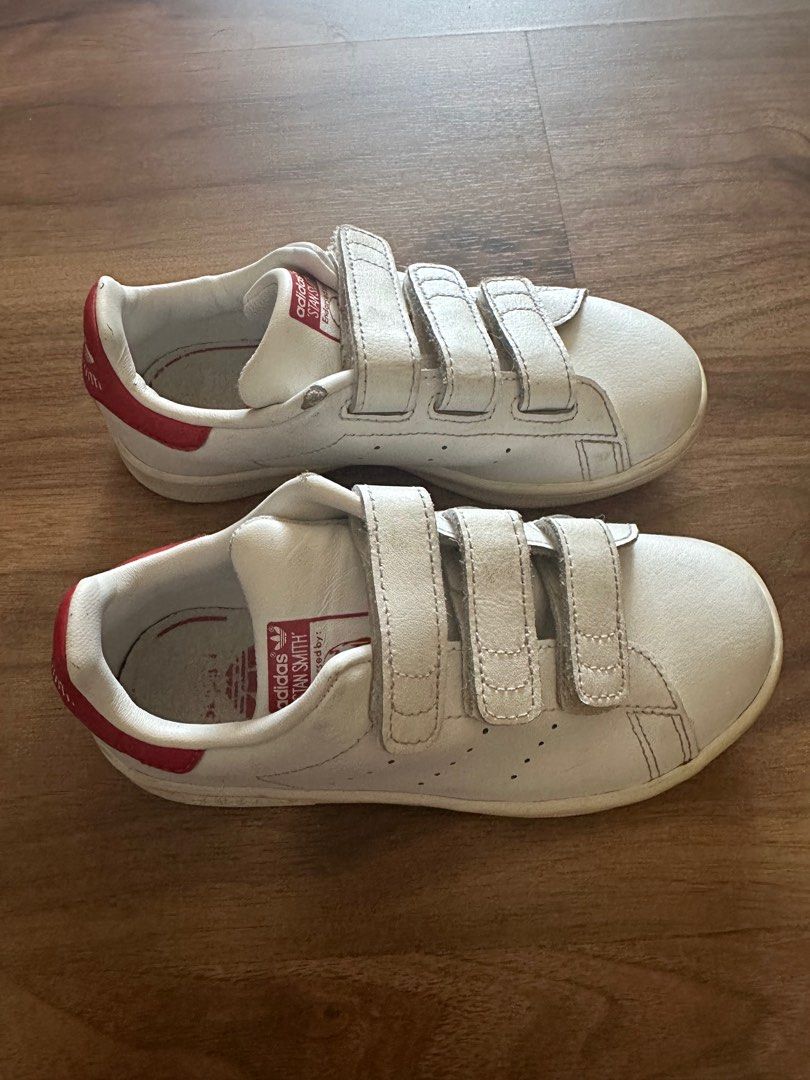 Adidas Stan Smith for Kids (Category: Babies & Kids Fashion) located in Taguig. Submitted by macncheese (Listing ID 1224918513, Image 2). Description: Adidas Stan Smith for Kids Size US 11 1/2K UK 12k Used with minor flaws - as seen in the picture but good wearable condition .