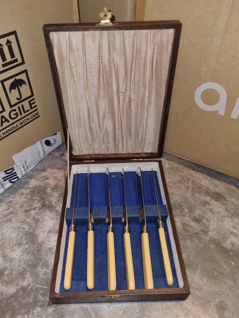 [Antique] Butter knife set Atkinson Bros Sheffield, Furniture & Home