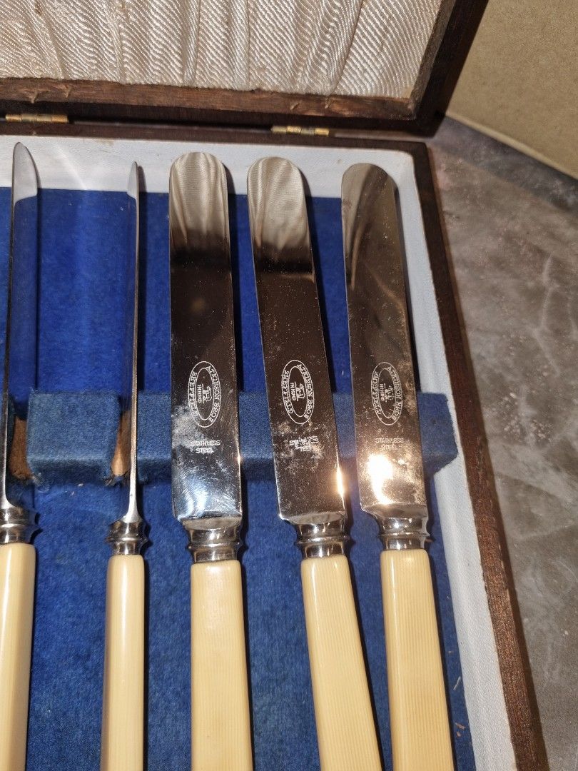 [Antique] Butter knife set Atkinson Bros Sheffield, Furniture & Home