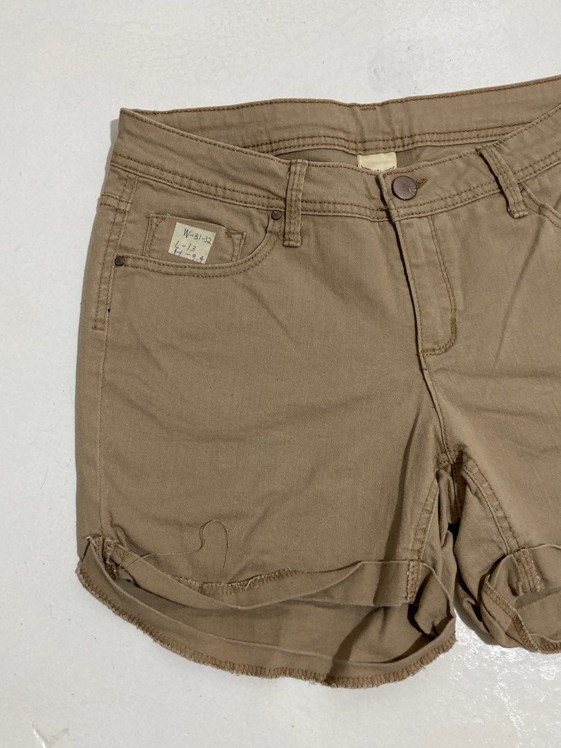 Authentic Faded Glory Khaki Women s Short Actual Waistline is 31