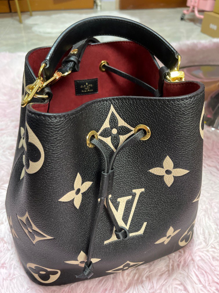 Reserved‼️)AUTHENTIC 💖Super Rare & Very Hard to Get 💖Bnib Louis Vuitton Neo  Noe Monogram Canvas with Noir Leather , Luxury, Bags & Wallets on Carousell